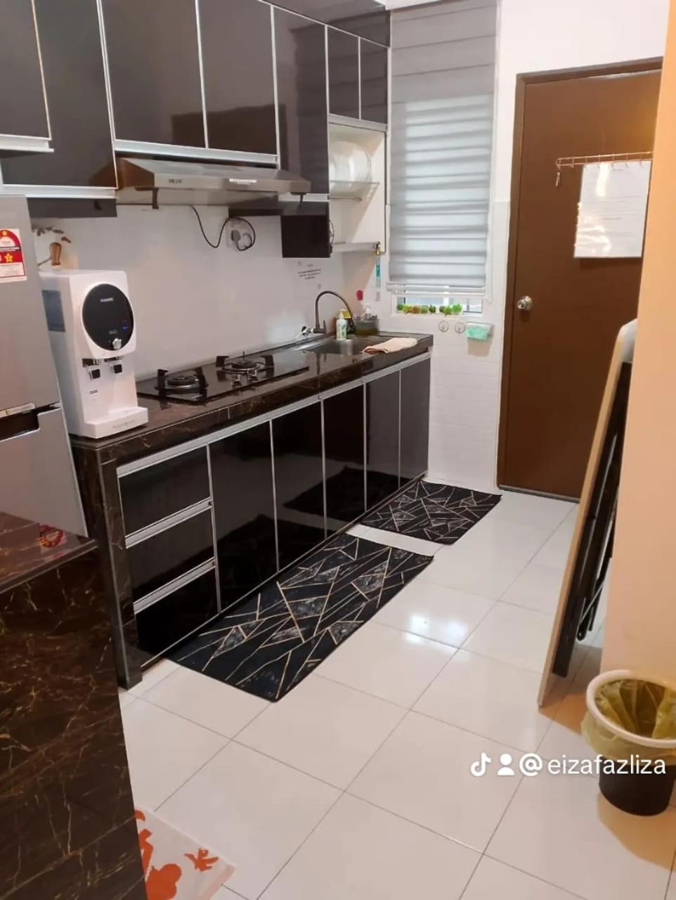 Fazlizasuite Homestay @ Teluk Kemang-Muslim Preferred Port Dickson Eksteriør bilde