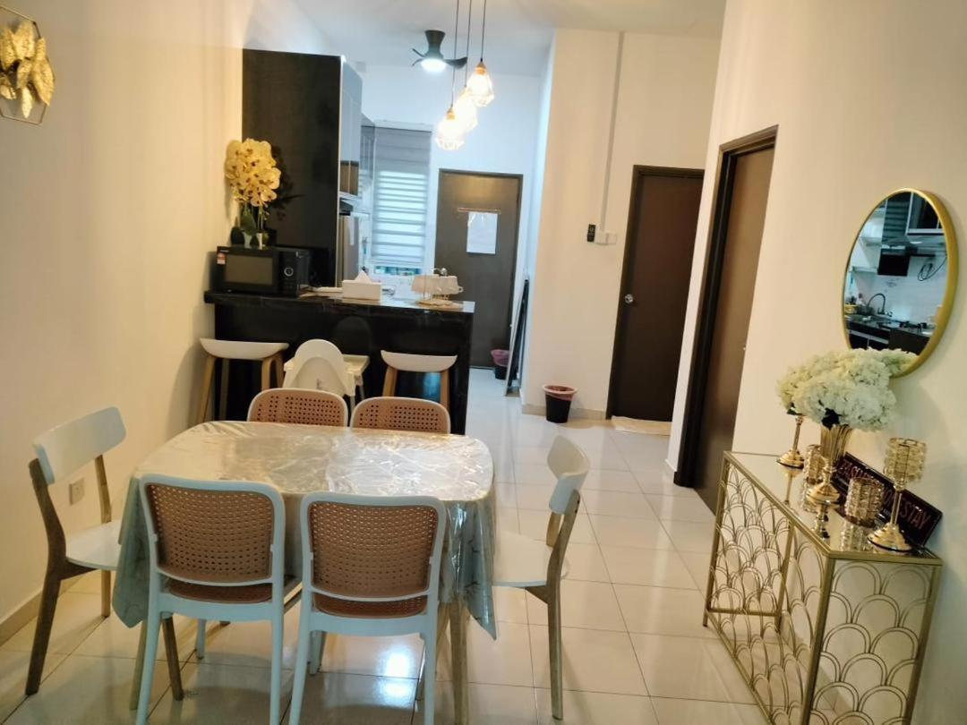Fazlizasuite Homestay @ Teluk Kemang-Muslim Preferred Port Dickson Eksteriør bilde